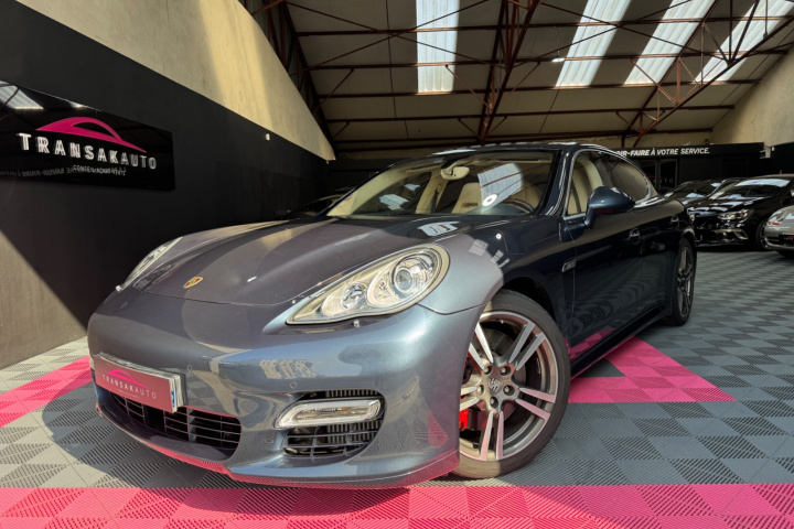 PORSCHE PANAMERA